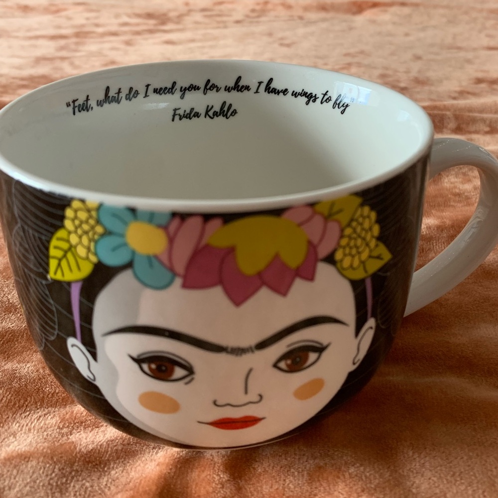 *NWOT* Frida Kahlo 16 fl oz Kikkerland Mug - Picture 2 of 10